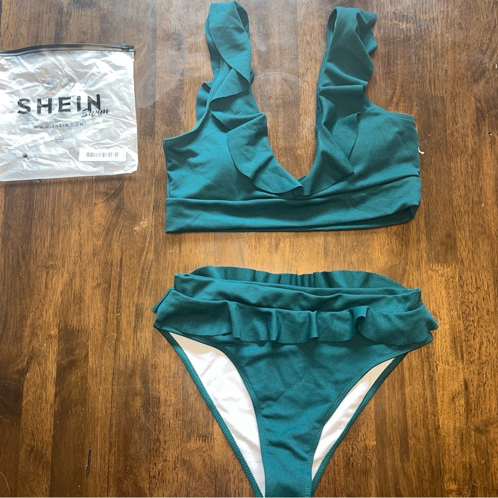 Shein Women's Bikini Swimsuit 2 Piece Set with extra bottoms, Size L, Beach Pool